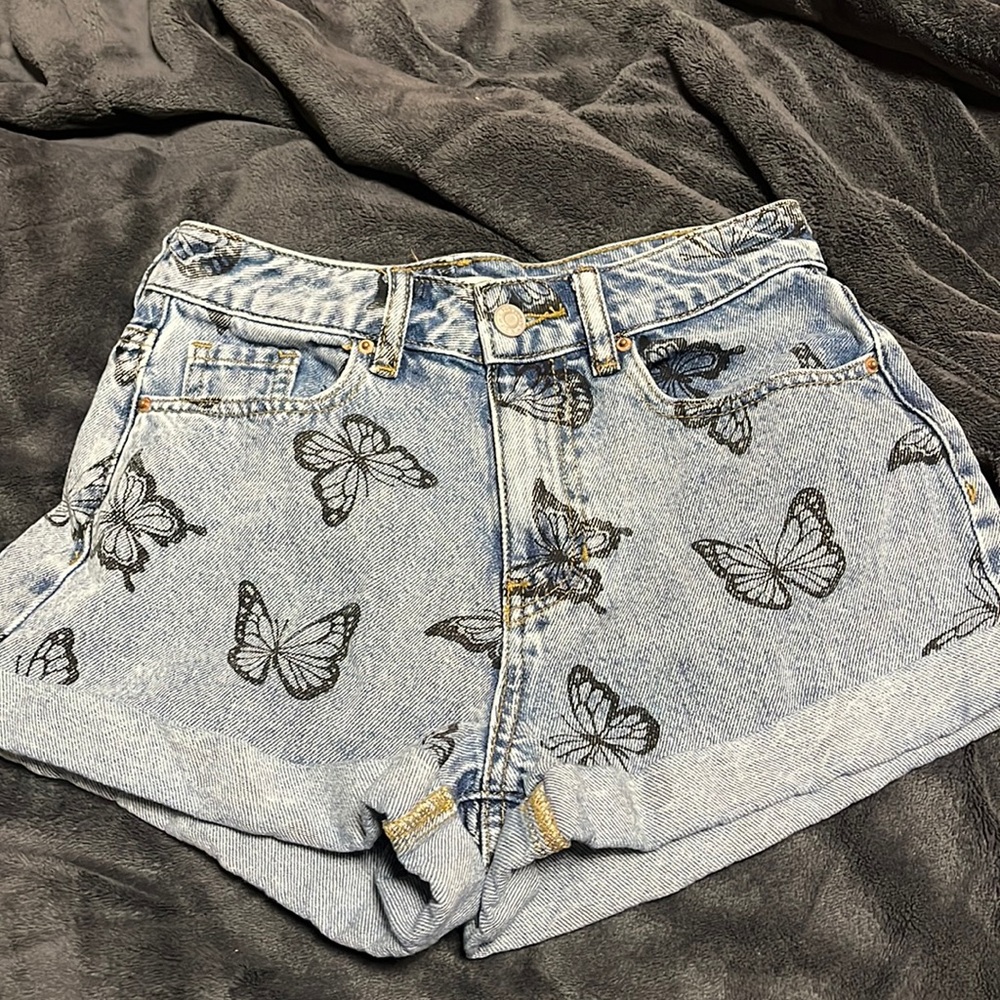 Butterfly size 25 pacsun jean shorts